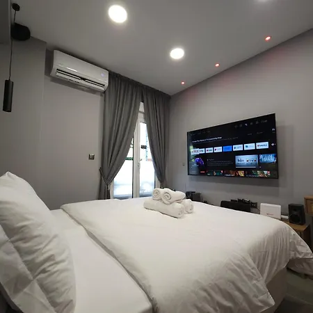 Dione Luxury Business In The Heart Of Apartman Athén